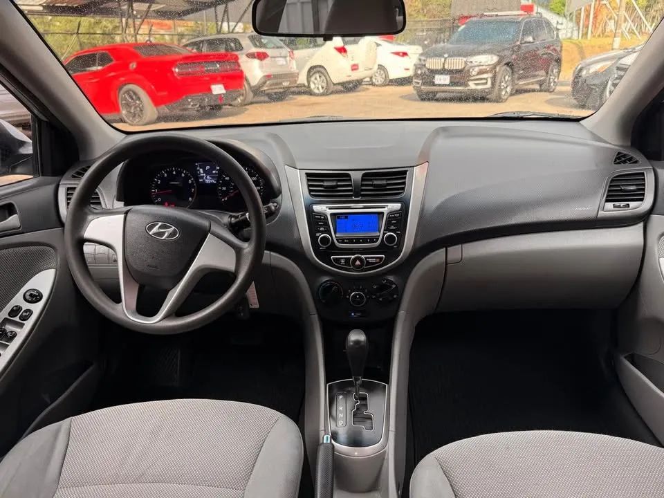 Hyundai Accent - Image 8