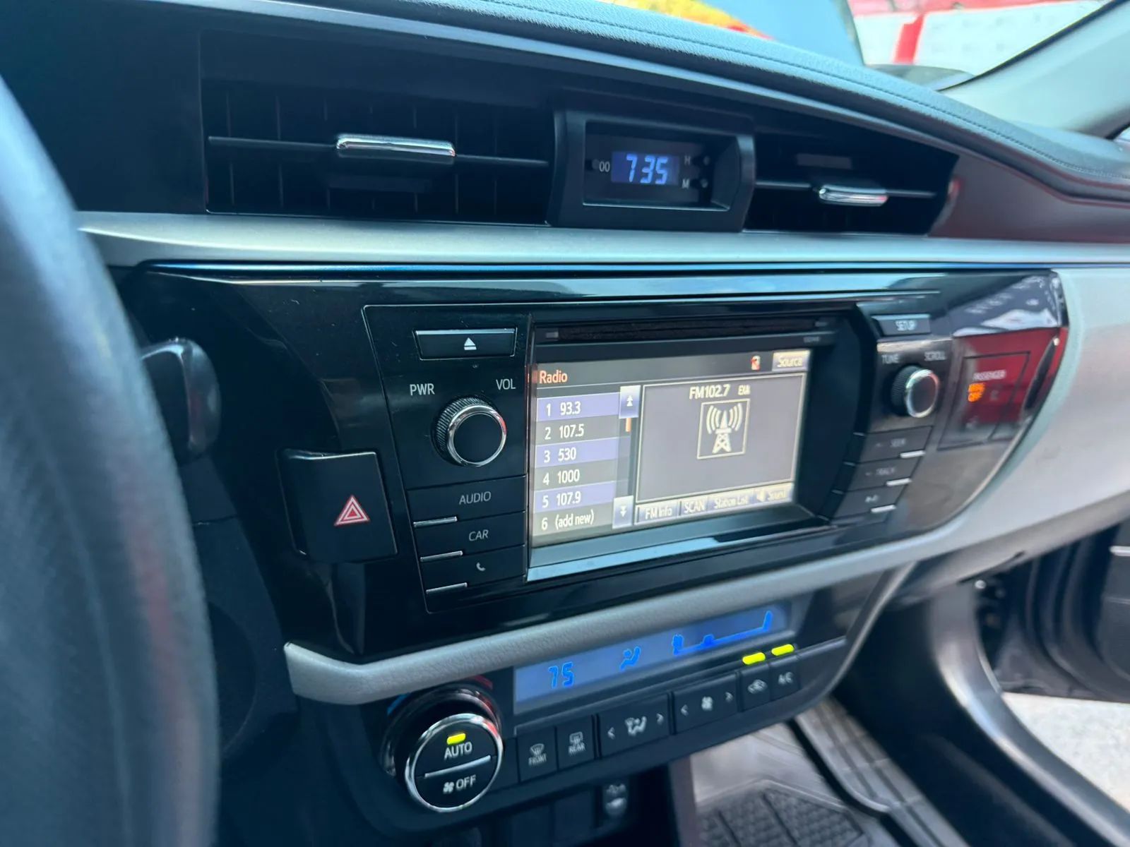 Toyota Corolla - Image 6