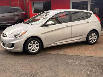 Hyundai Accent HB - Image 4