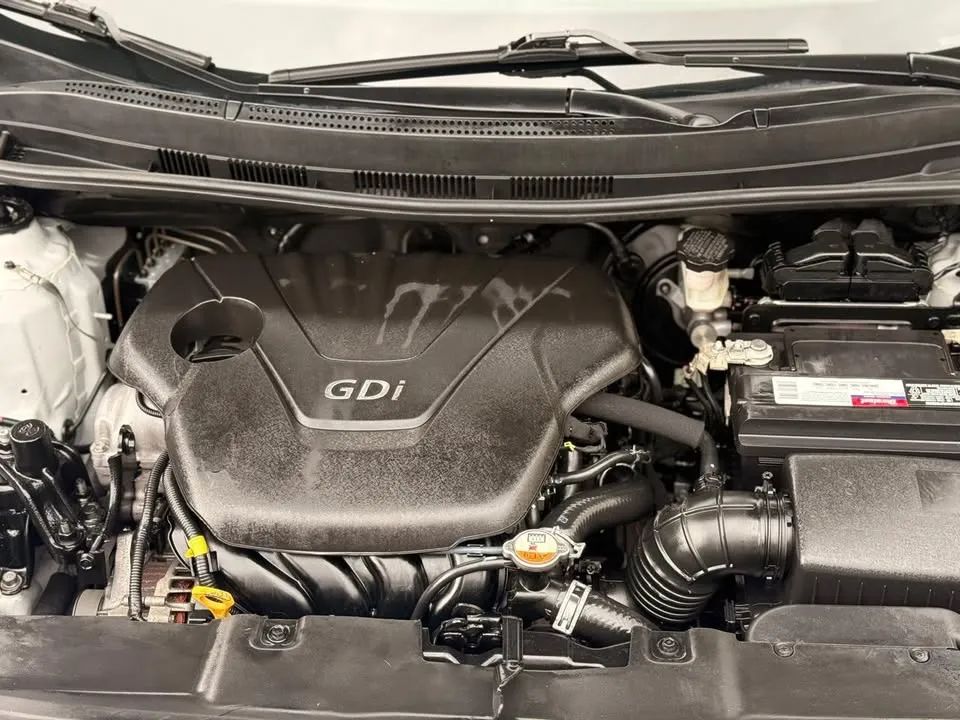 Hyundai Accent HB - Image 5