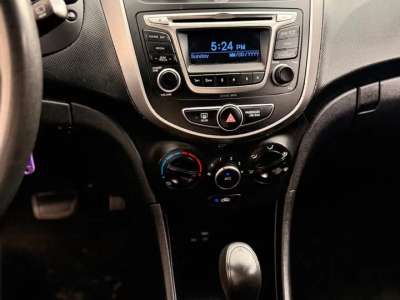 Hyundai Accent HB - Image 9