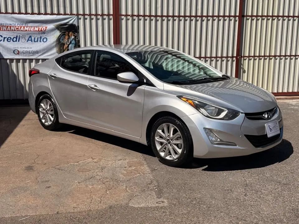 Hyundai Elantra - Image 2
