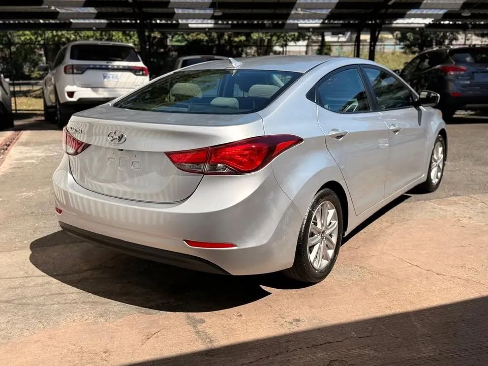Hyundai Elantra - Image 4