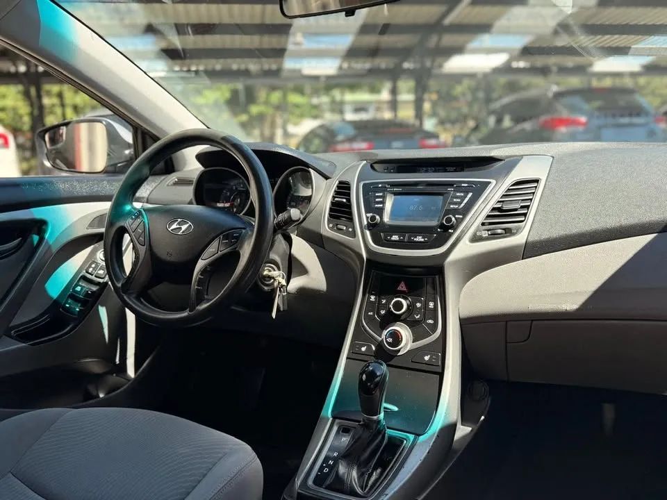 Hyundai Elantra - Image 6