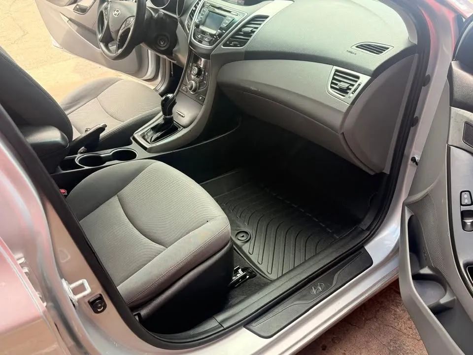 Hyundai Elantra - Image 8