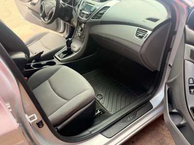 Hyundai Elantra - Image 8