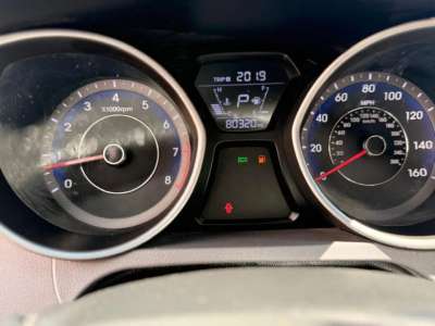 Hyundai Elantra - Image 9