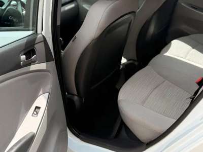 Hyundai Accent - Image 5