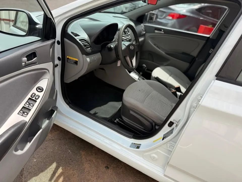 Hyundai Accent - Image 7
