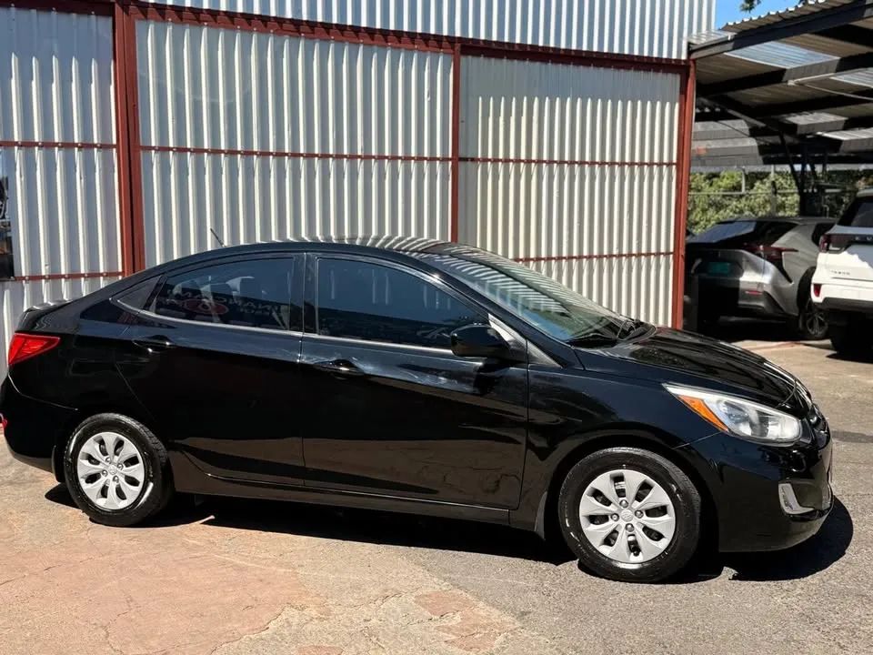 Hyundai Accent - Image 3