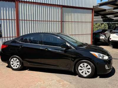 Hyundai Accent - Image 3