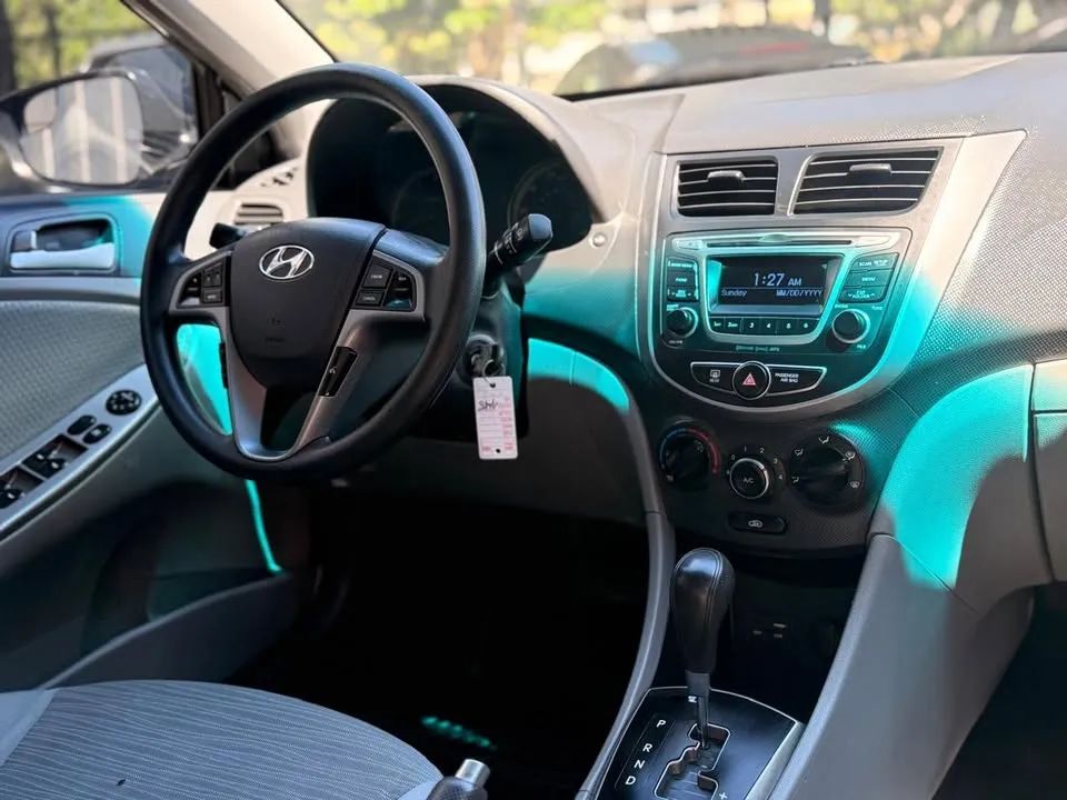 Hyundai Accent - Image 5