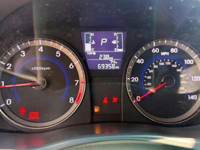 Hyundai Accent - Image 7