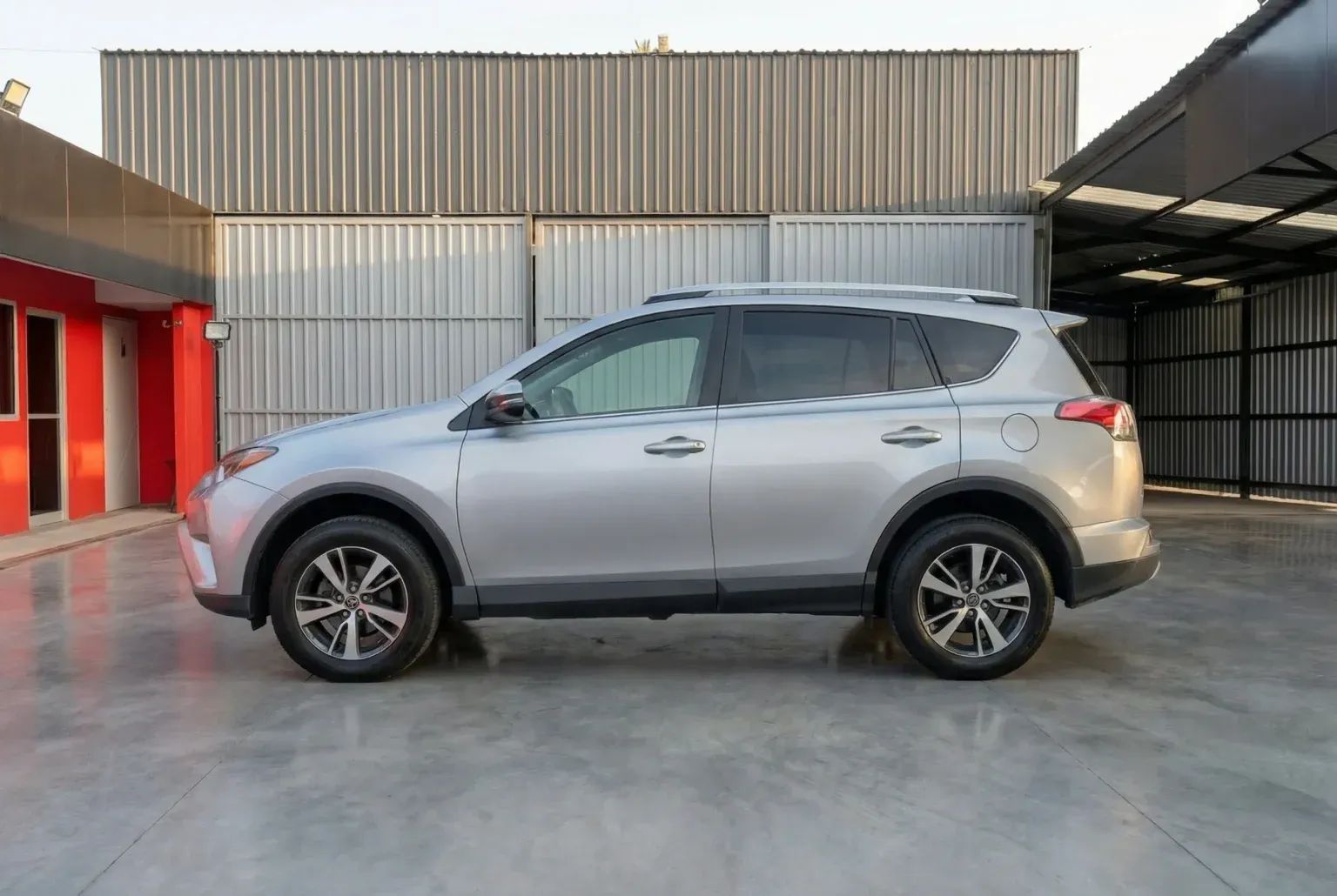 Toyota RAV4 - Image 8