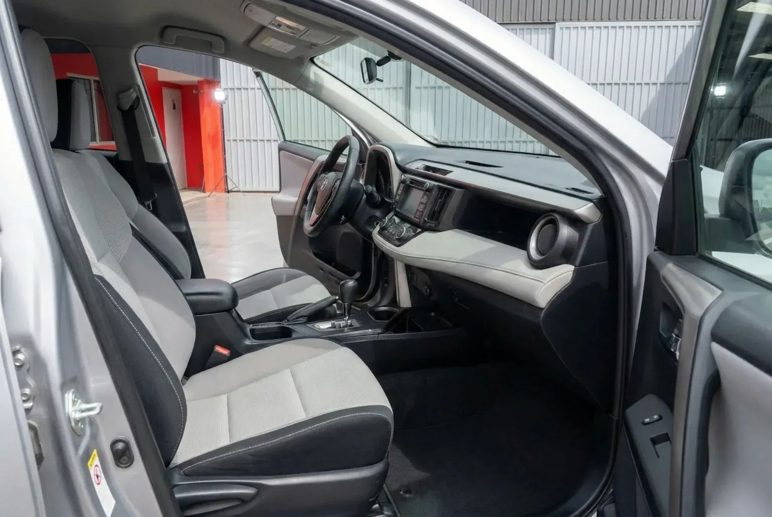 Toyota RAV4 - Image 12