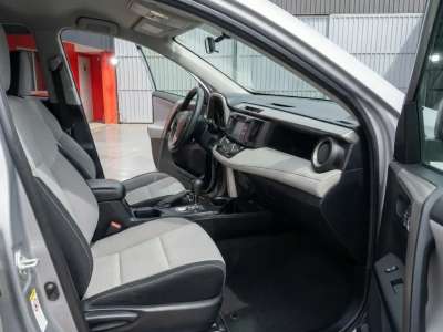 Toyota RAV4 - Image 12