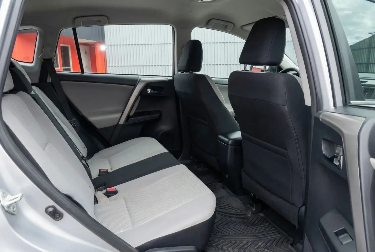 Toyota RAV4 - Image 13