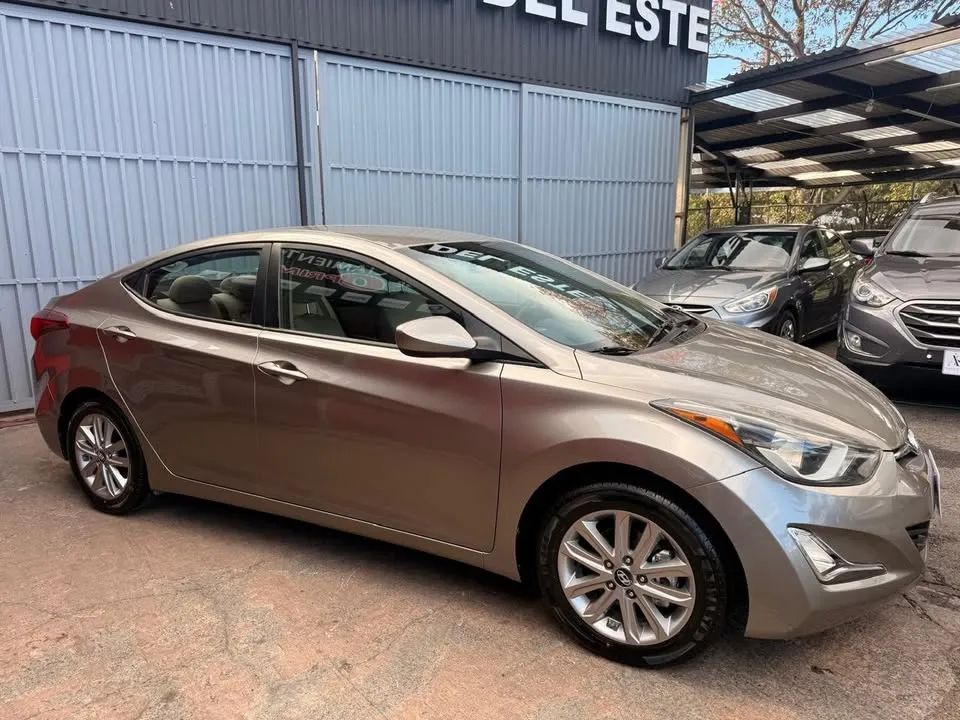 Hyundai Elantra - Image 2
