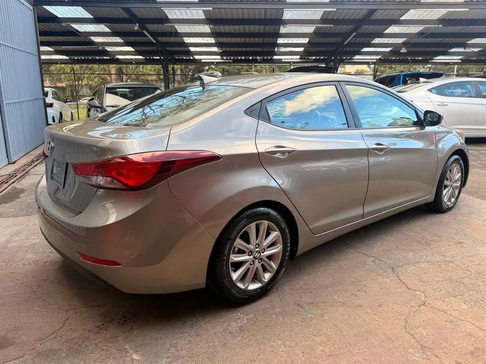 Hyundai Elantra - Image 4