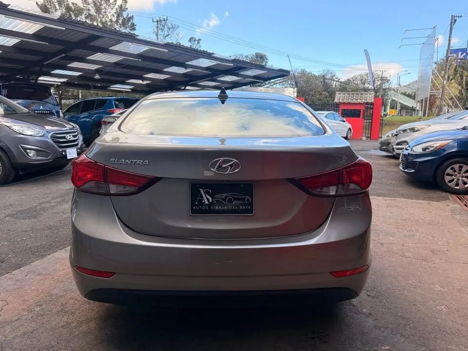 Hyundai Elantra - Image 5