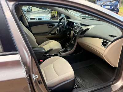 Hyundai Elantra - Image 6