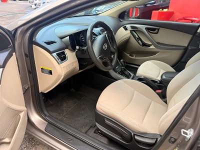 Hyundai Elantra - Image 8