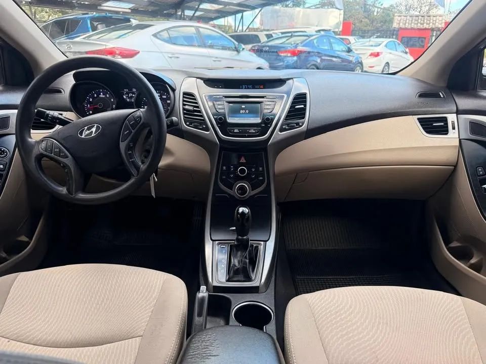 Hyundai Elantra - Image 9