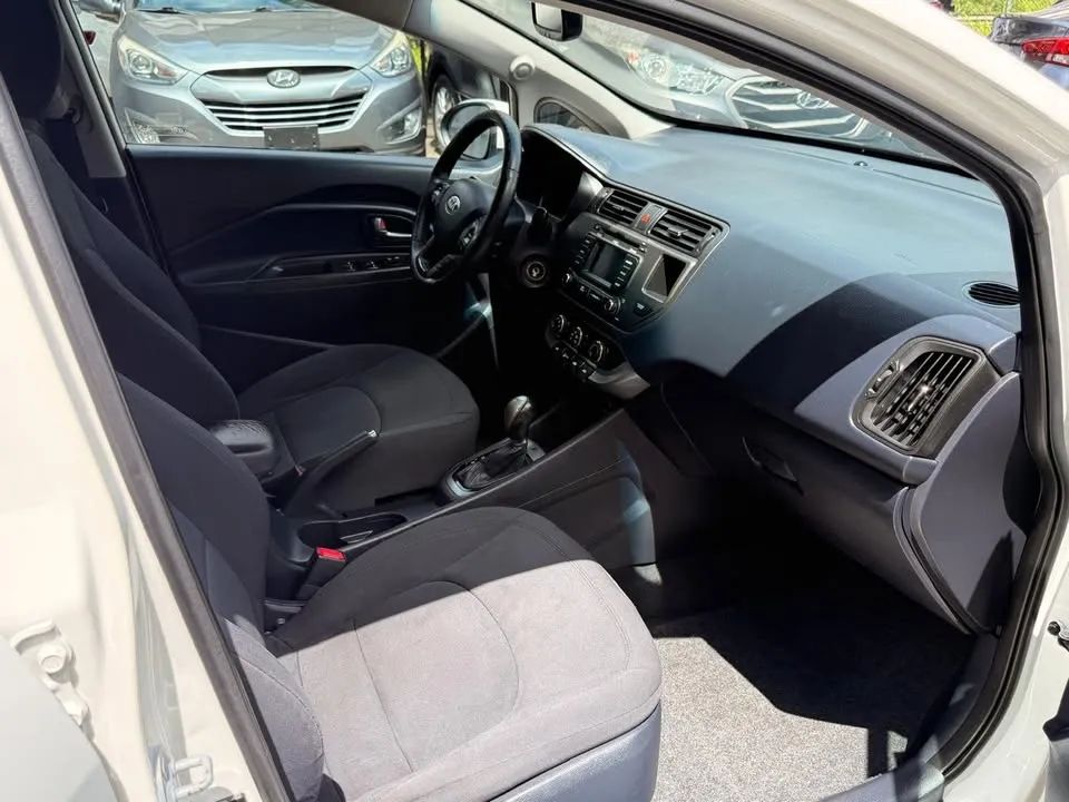 Kia Rio - Image 7