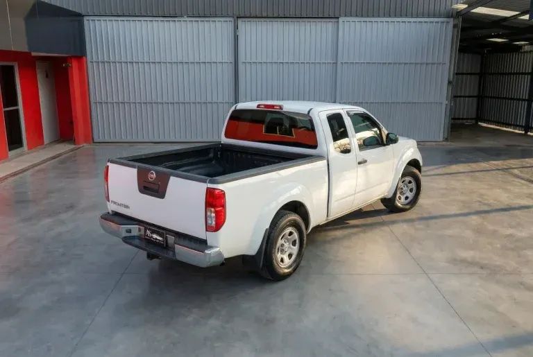 Nissan Frontier - Image 8