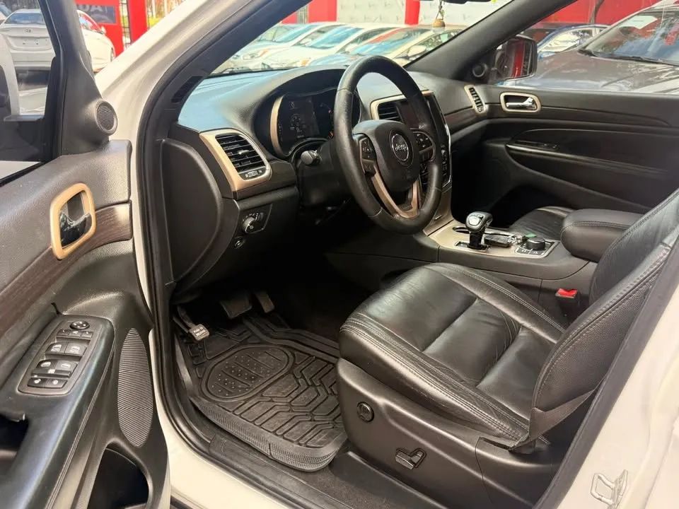 Jeep Grand Cherokee - Image 6