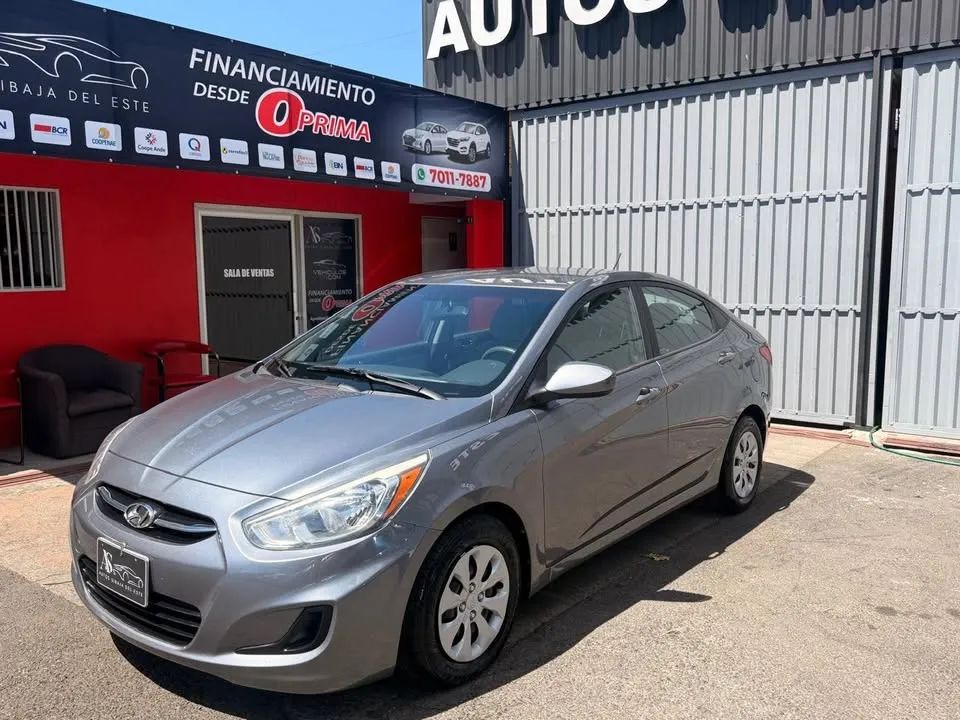 Hyundai Accent - Image 2