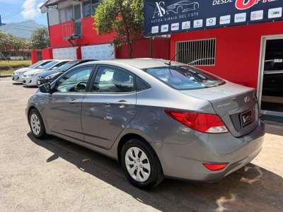 Hyundai Accent - Image 5