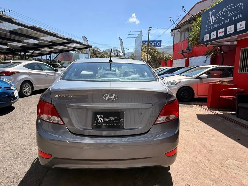 Hyundai Accent - Image 6