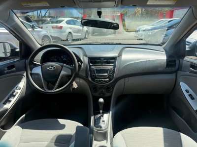 Hyundai Accent - Image 7