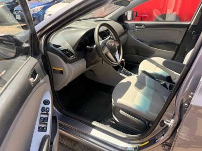 Hyundai Accent - Image 8