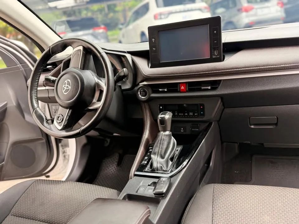 Toyota Yaris - Image 6
