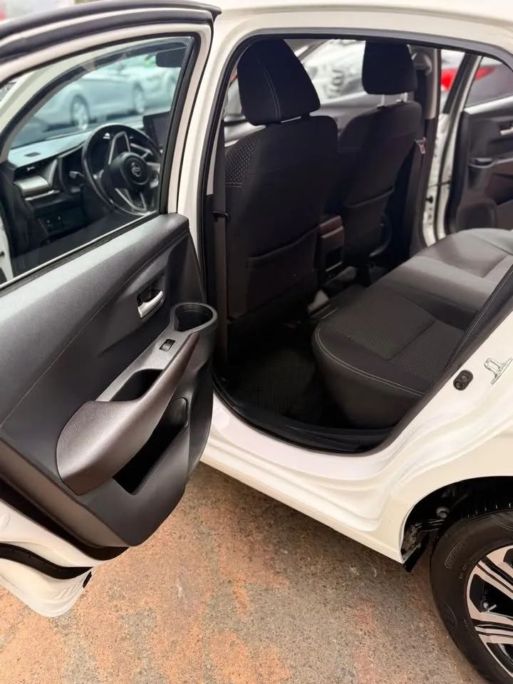 Toyota Yaris - Image 8