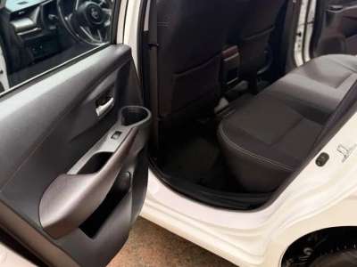 Toyota Yaris - Image 8