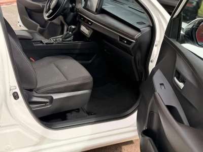 Toyota Yaris - Image 11