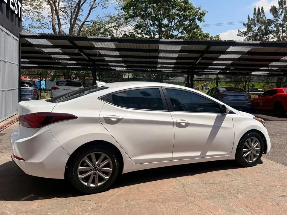 Hyundai Elantra - Image 5