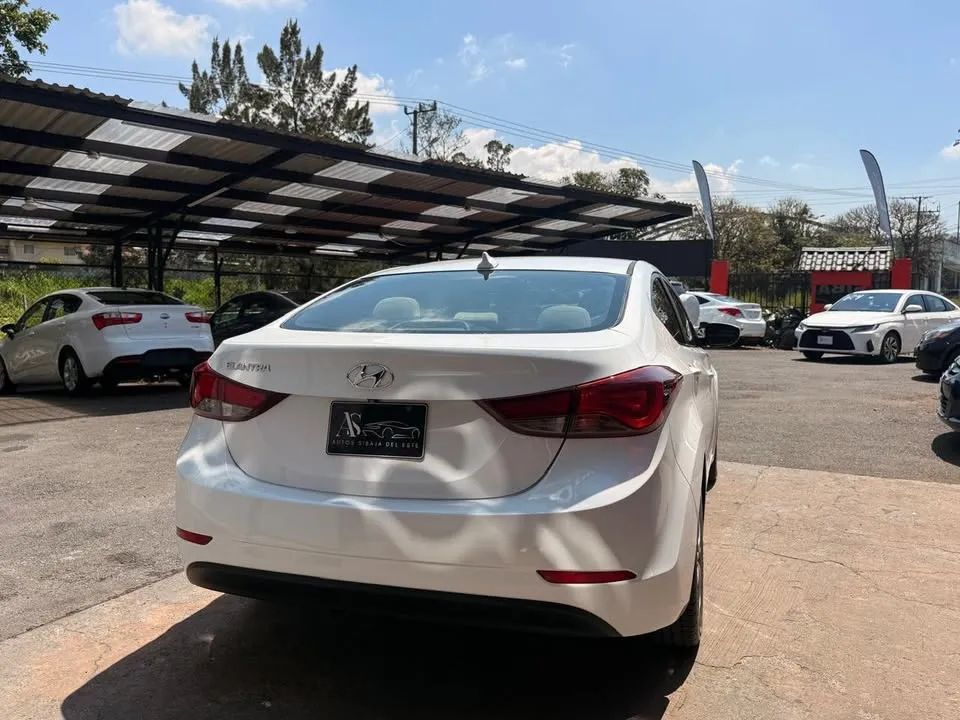 Hyundai Elantra - Image 6