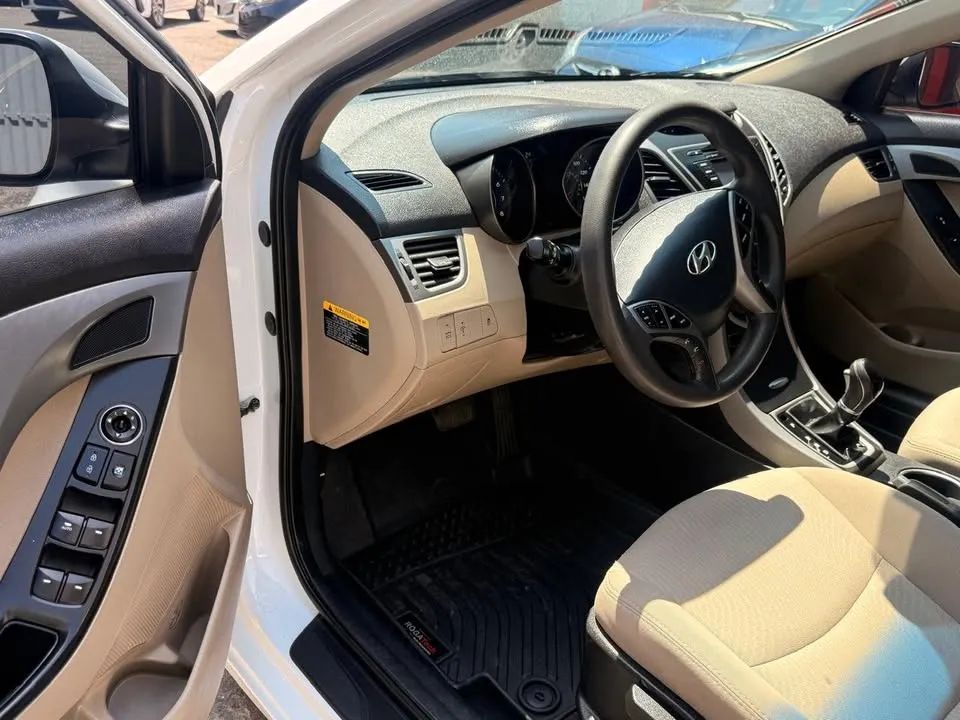 Hyundai Elantra - Image 7