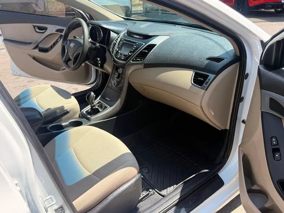 Hyundai Elantra - Image 8