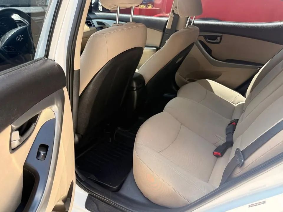 Hyundai Elantra - Image 10