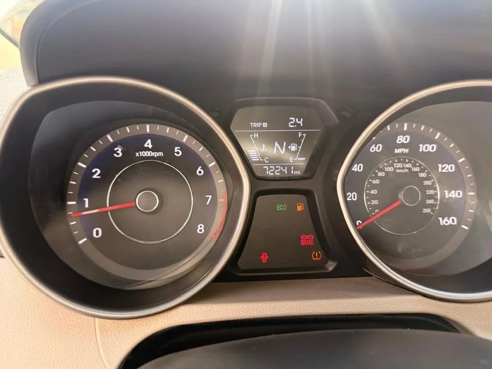 Hyundai Elantra - Image 11