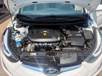 Hyundai Elantra - Image 12