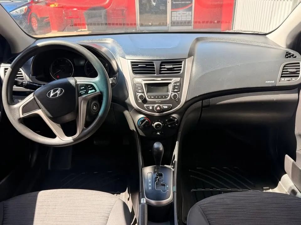 Hyundai Accent - Image 9