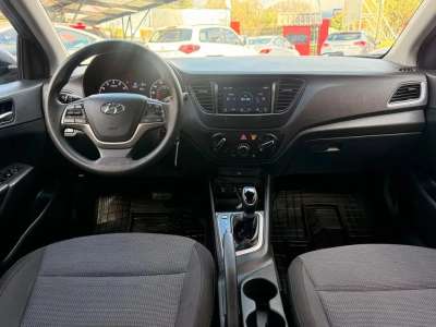 Hyundai Accent - Image 9