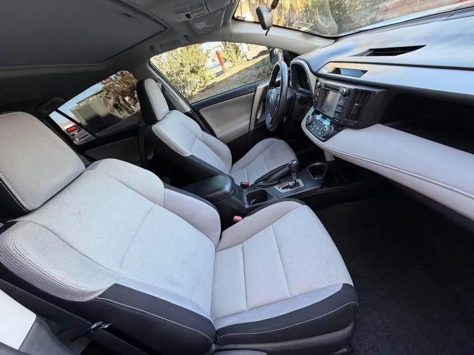 Toyota RAV4 - Image 8