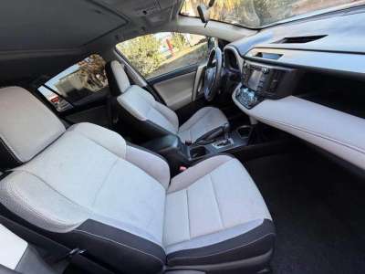 Toyota RAV4 - Image 8